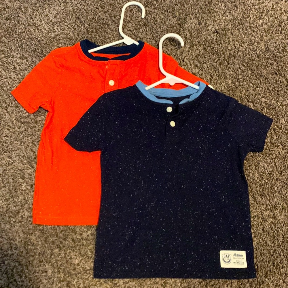Two Gap kids s/s t-shirts